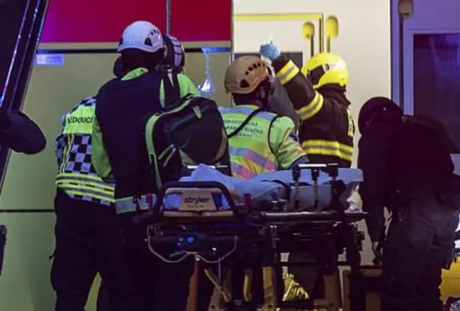 捷克大学枪击事件